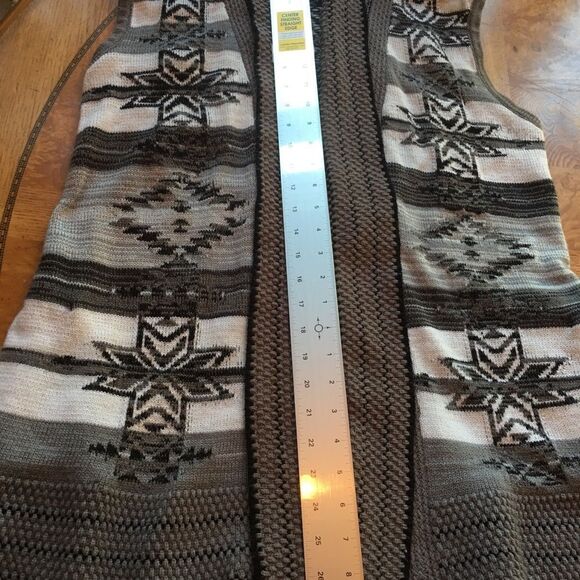 BCBG SLEEVELESS Cardigan Vest with Folding Lapel! - Picture 12 of 16